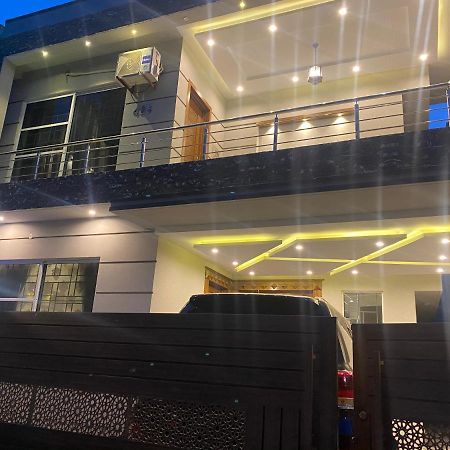 Luxury Guest House In Bahria Town Ravalpindi Kültér fotó