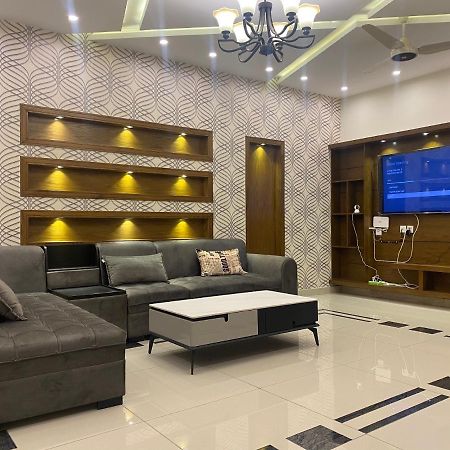 Luxury Guest House In Bahria Town Ravalpindi Kültér fotó