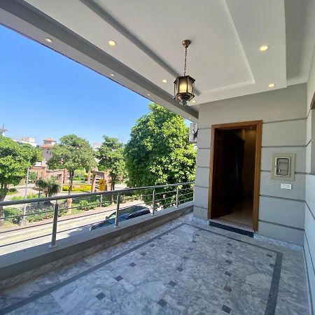 Luxury Guest House In Bahria Town Ravalpindi Kültér fotó