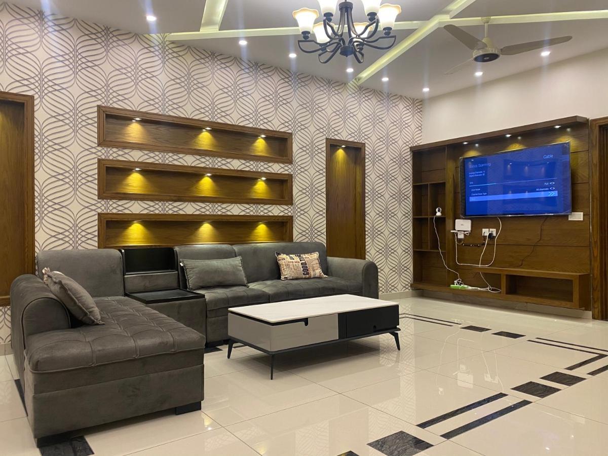 Luxury Guest House In Bahria Town Ravalpindi Kültér fotó